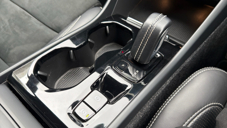 Volvo Xc40 2.0 D4 [190] R DESIGN Pro 5dr AWD Geartronic Diesel Estate